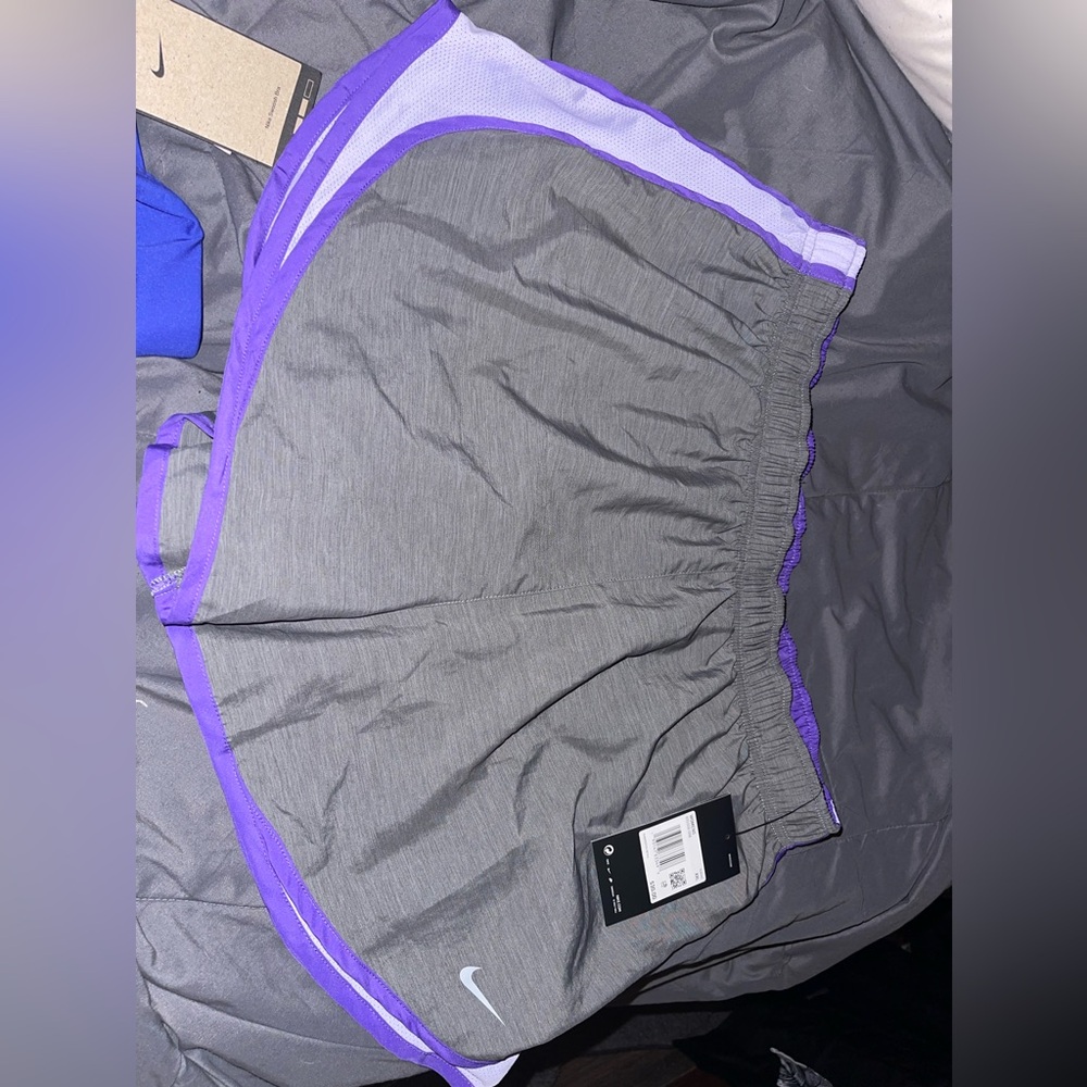 Women’s Nike dry fit